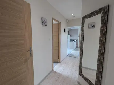 Plan de l'établissement Appartement lumineux 3 chambres, terrasse, proche commerces et ski, avec WiFi - FR-1-589-677