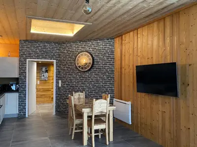 Télévision ou salle de divertissement dans l'établissement Appartement moderne à La Bresse, 2 chambres, accès PMR - FR-1-589-687