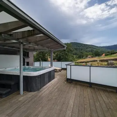 Villa spacieuse avec spa et billard