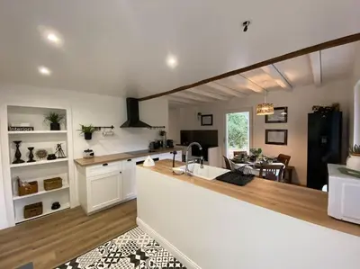 Cuisine ou kitchenette dans l'établissement Gîte Rénové en bordure de forêt