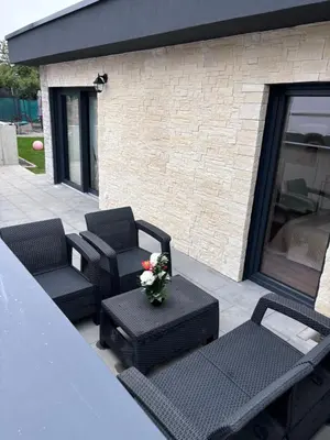 Coin salon dans l'établissement Tiny House Turckheim