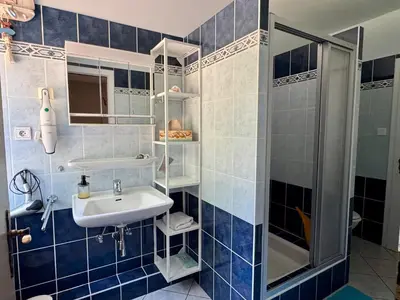 Salle de bains dans l'établissement Chambre Forêt