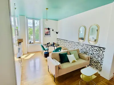 Coin salon dans l'établissement 101 - Appartement élégant art déco près du centre ville