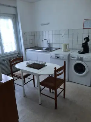 Cuisine ou kitchenette dans l'établissement F6 2e étage 4 chambres Gerardmer Centre