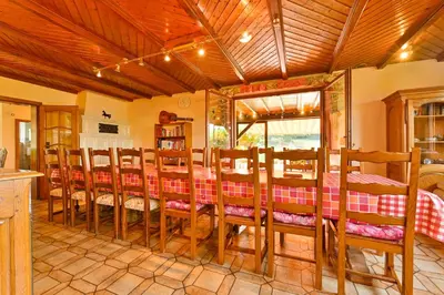 Restaurant ou autre lieu de restauration dans l'établissement Maison de charme Haslach 300m2 Grand séjour 15 personnes - Belles vues !