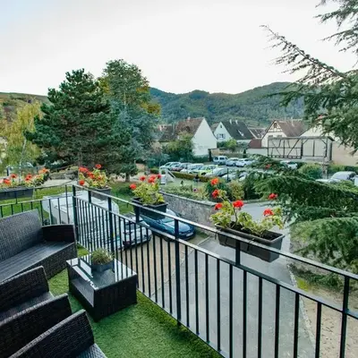 La Cure grand appartement familial 3 chambres avec terrasse et parking à 10 minutes de Colmar