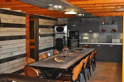 Cuisine ou kitchenette dans l'établissement Chalet Modus, Belle vue lac, Sauna, Wifi