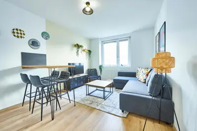 Coin salon dans l'établissement BE-2G - Joli 2 pièces tout équipé - 1 à 2 pers au 2ème étage au centre de Mulhouse