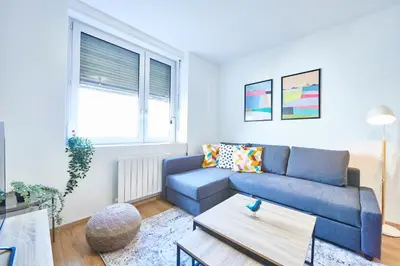 Coin salon dans l'établissement BE-3G - Joli 2 pièces tout équipé pour 1-2 pers au 3ème étage au centre de Mulhouse