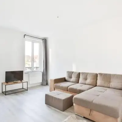 Signature Premium Modern Suite