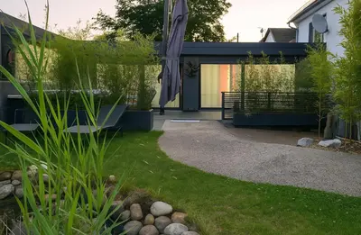 Jardin de l'établissement Loft le nid de cigogne