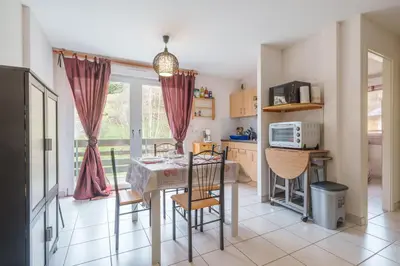 Cuisine ou kitchenette dans l'établissement Le Printemps - Appt vue montagne avec terrasse