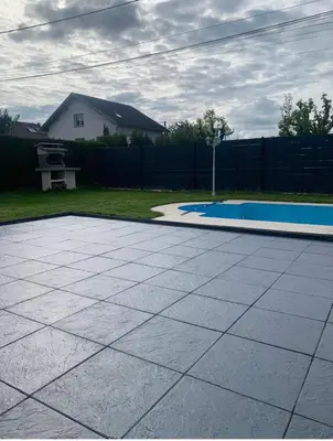 Piscine de l'établissement Studio dans une maison avec parking ou située à proximité