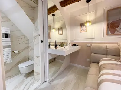 Salle de bains dans l'établissement Suite Ruby