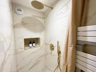 Salle de bains dans l'établissement Suite Ruby