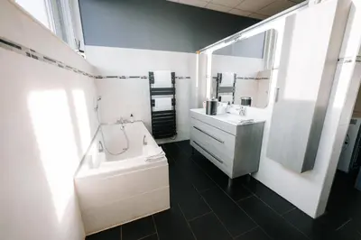 Salle de bains dans l'établissement Le LOFT de la Route des Vins