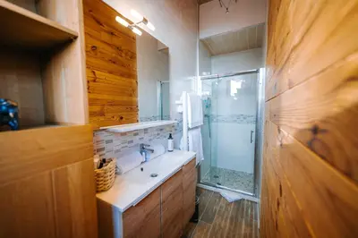 Salle de bains dans l'établissement Le LOFT de la Route des Vins