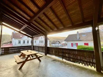 Balcon ou terrasse dans l'établissement Le Grand Ours, appartement spacieux avec terrasse