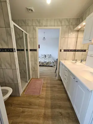 Salle de bains dans l'établissement Les Bruyères