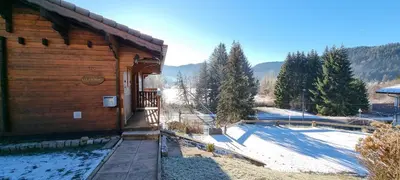 Vue générale sur la montagne ou vue sur la montagne depuis le chalet
