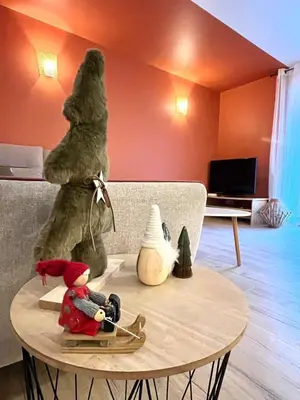 Télévision ou salle de divertissement dans l'établissement Naturel loft 5 personnes et jardin