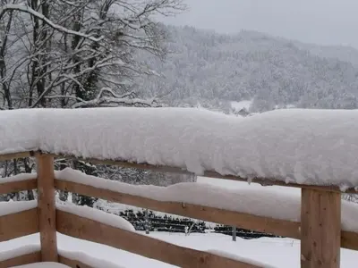 L'établissement Yourte atypique avec sauna et terrasse privative - FR-1-589-765 en hiver
