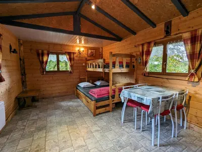 Plan de l'établissement Cabane perchée avec terrasse, sauna et BBQ à Ferdrupt - FR-1-589-770