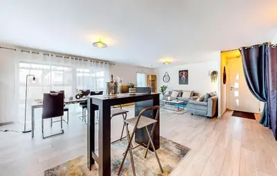 Coin salon dans l'établissement 2 Bedroom Stunning Home In Schlierbach