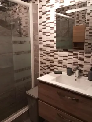 Salle de bains dans l'établissement Le Val Joyeux