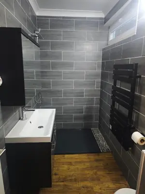 Salle de bains dans l'établissement Chalet insolite en Forêt
