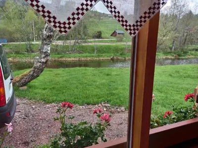 Jardin de l'établissement CHALET DU PERE NOEL 10 minutes from Gérardmer