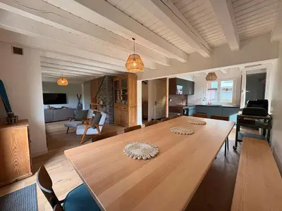 Coin salon dans l'établissement Chalet 14pers - jacuzzi&sauna - La Bresse