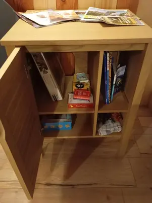 Bibliothèque dans la maison de vacances