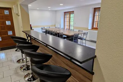 Espace de conférence ou salle de réunion dans l'établissement Gîte 3 étoiles jusqu'à 12 pers
