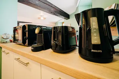 Plateau bouilloire dans l'établissement Suite Vieille Ville - Calme et Cosy - Parking gratuit