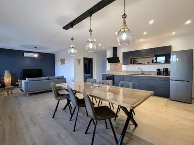 Cuisine ou kitchenette dans l'établissement Appartement spacieux à Le Tholy, 6 pers, Vosges - FR-1-589-784