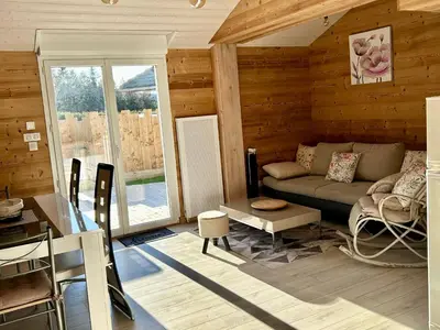 Coin salon dans l'établissement Charmant gîte en forêt vosgienne avec parking privé - FR-1-589-785