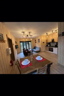 Cuisine ou kitchenette dans l'établissement Grange de l'ancienne école avec Jacuzzi privé