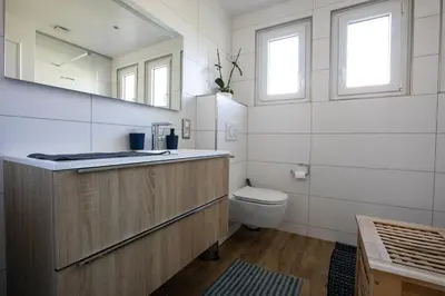 Salle de bains dans l'établissement Rare Maison moderne proche centre avec jardin parking gratuit