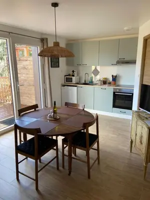 Cuisine ou kitchenette dans l'établissement Duplex Le Hêtre