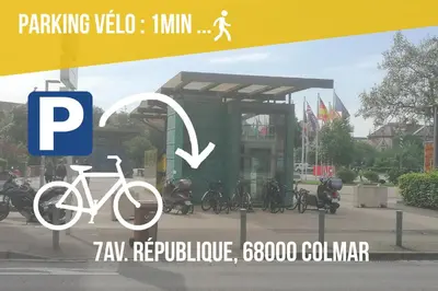 Vélo sur le terrain de l'établissement Le Bretzel Petite Venise Vieille Ville City Center Wi-Fi ou dans les environs