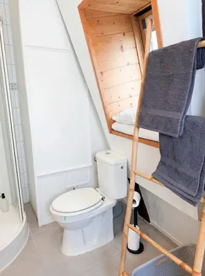 Salle de bains dans l'établissement Le Cocon Alsacien au cœur de Rouffach