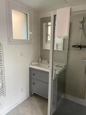 Salle de bains dans l'établissement Duplex L'épicéa