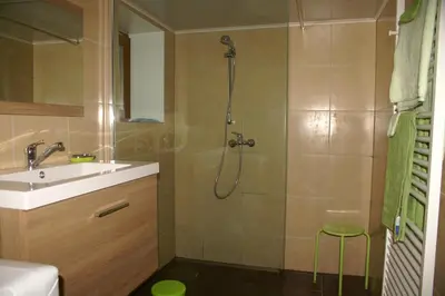 Salle de bains dans l'établissement Blanche-Roche, gîte en lisière de fôret