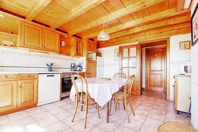 Cuisine ou kitchenette dans l'établissement Gite de la ferme de la Bouille