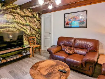 Coin salon dans l'établissement Grande Maison Familiale Rénovée à Froideterre - FR-1-583-374
