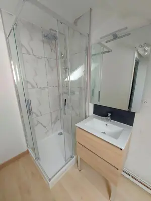 Salle de bains dans l'établissement Cosy 4 - Audincourt centre