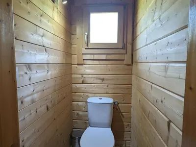 Salle de bains dans l'établissement Chalet spacieux à La Bresse, idéal pour familles et amis - FR-1-589-679