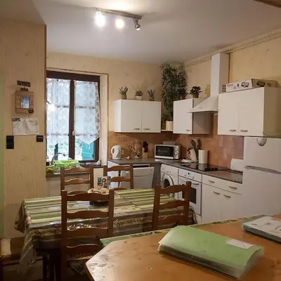 Cuisine ou kitchenette dans l'établissement appartement chez Chantal RDC 60m2 GERARDMER
