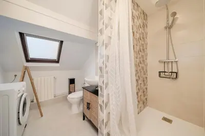 Salle de bains dans l'établissement Aux 4 saisons - Proche de Gérardmer